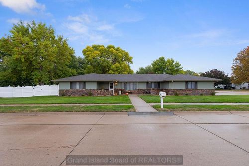 418 Stagecoach Rd, Grand Island, NE, 68801-7656 | Card Image