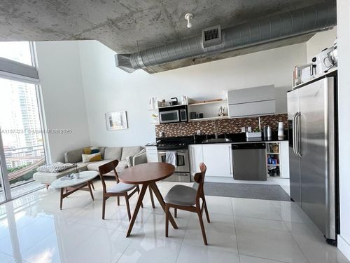 apt-1717-690 Sw 1st Ct, MIAMI, FL, 33130-2920 | Card Image