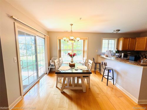 2808 Barclay Way, Ann Arbor, MI, 48105-9460 | Card Image