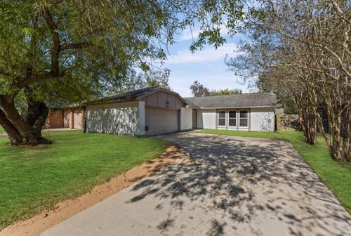 2808 Pinewood Dr, League City, TX, 77573-4315 | Card Image