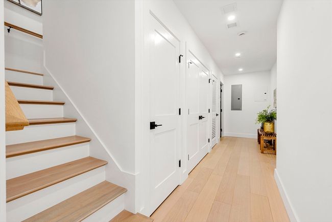 5 - 145 Warren St, Condo with 2 bedrooms, 3 bathrooms and null parking in Newton MA | Image 24
