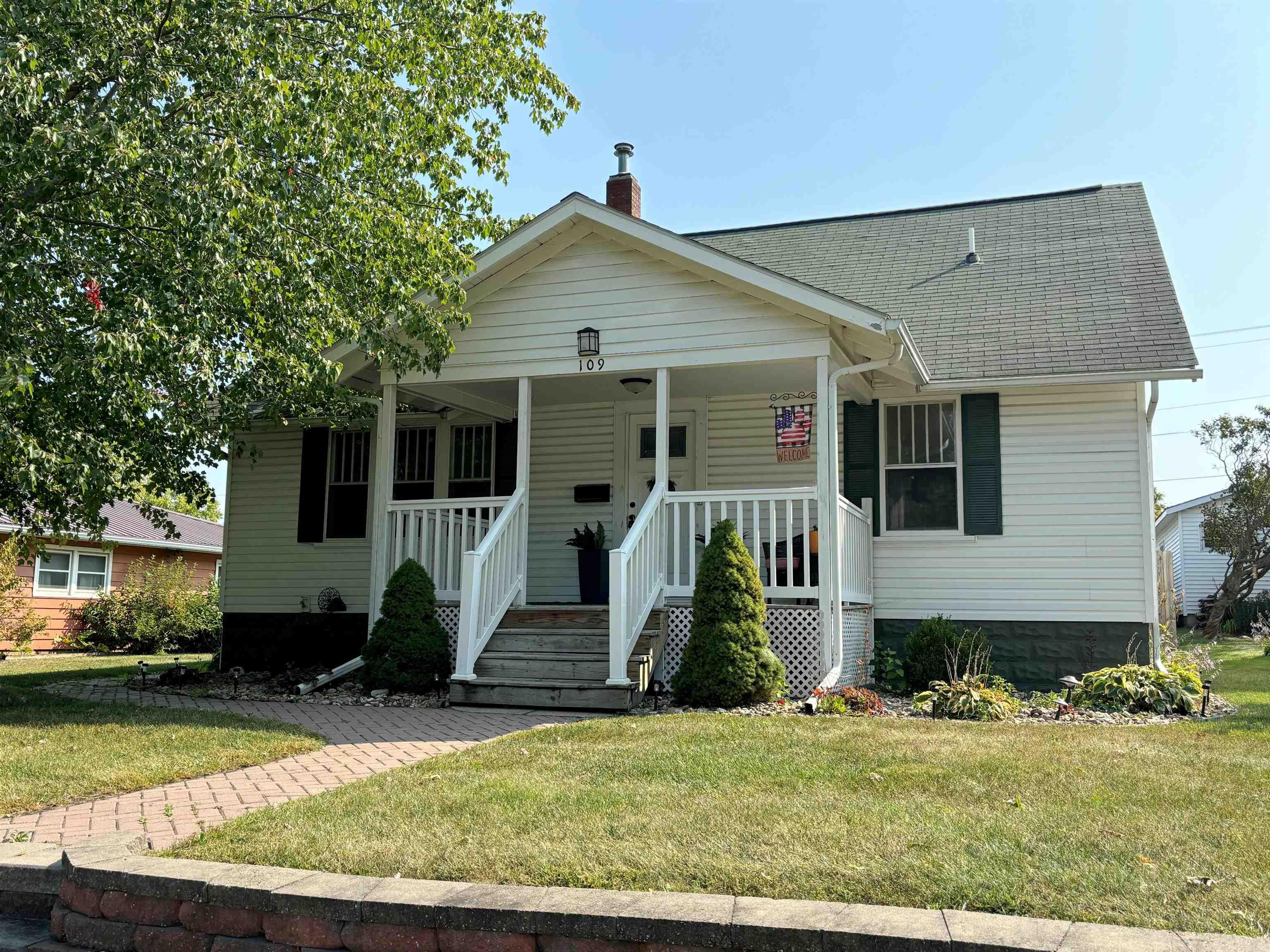 7th Ave, Oelwein, IA 50662