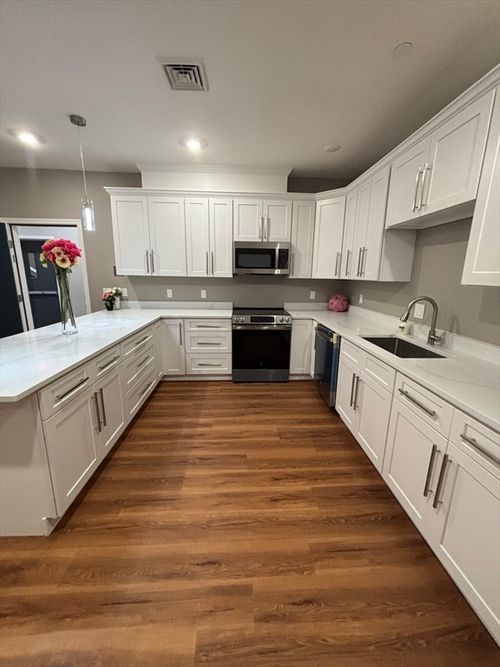apt-2b-13 Nahant St, Lynn, MA, 01902-5515 | Card Image