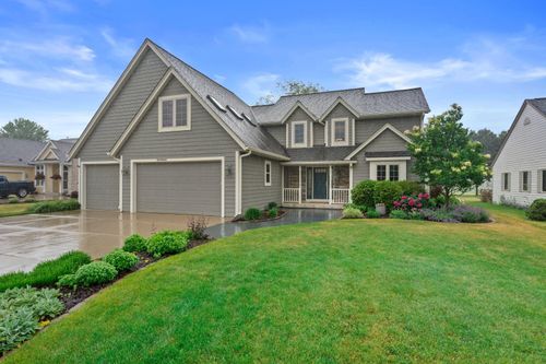W231N7902 Martin Ct, Sussex, WI, 53089-5700 | Card Image