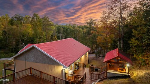 1443 Yellowwood Dr, Sevierville, TN, 37876-7803 | Card Image