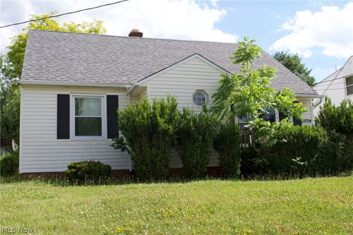 20724 Applegate Rd, Maple Heights, OH, 44137-3108 | Card Image