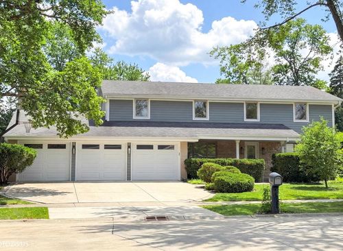 3235 Robincrest Dr, Northbrook, IL, 60062-5124 | Card Image