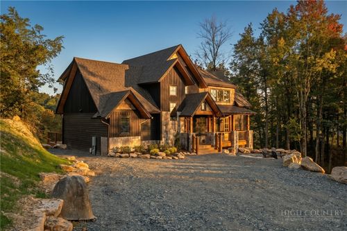 28 Thunderbolt Dr, Banner Elk, NC, 28604-5861 | Card Image