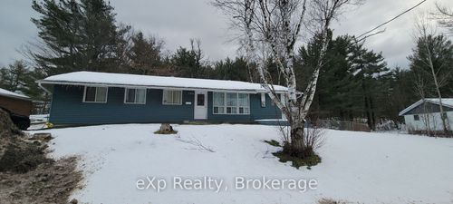 105 Bowes St, Parry Sound, ON, P2A2L8 | Card Image