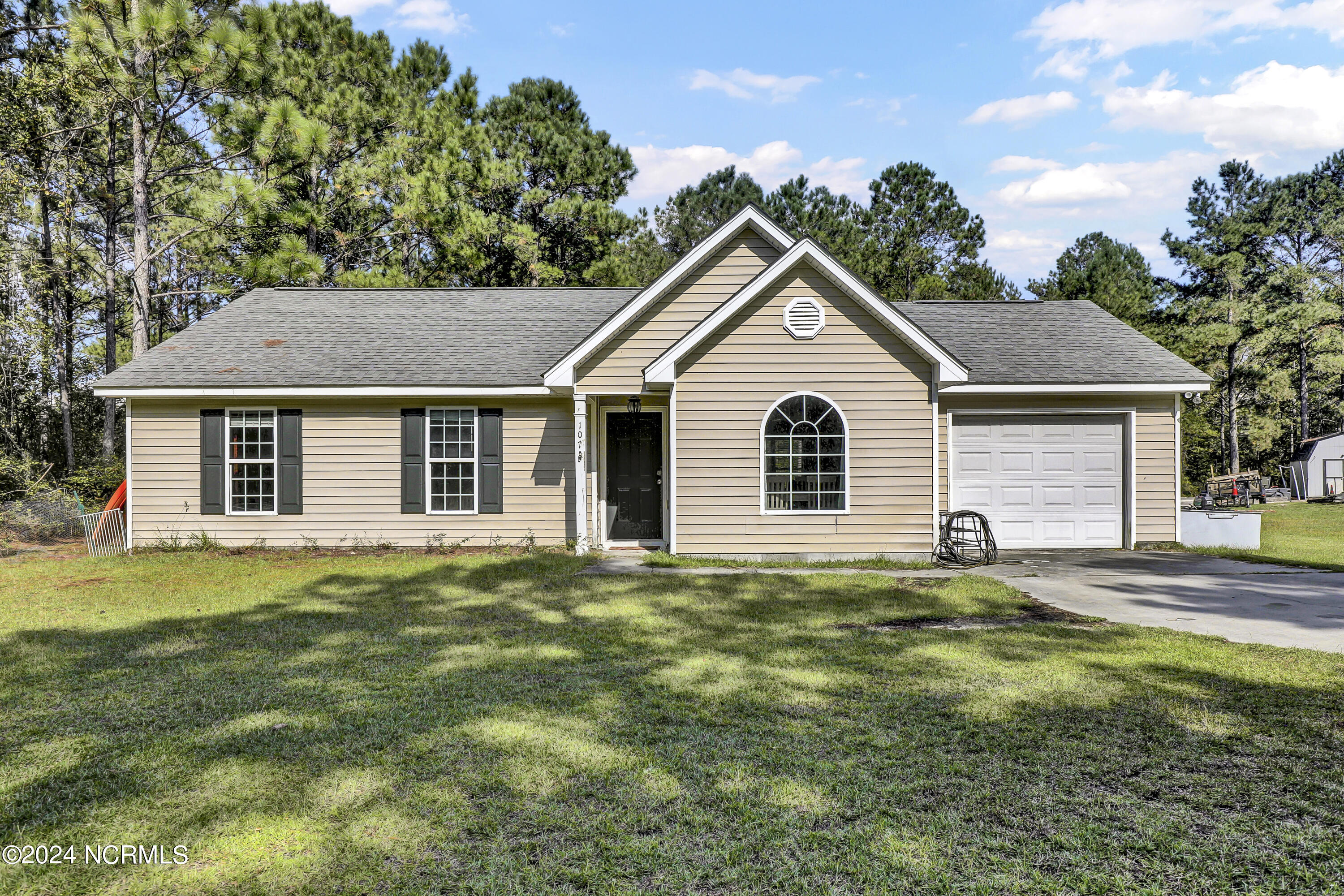 Courtney Pines Rd, Maple Hill, NC 28454