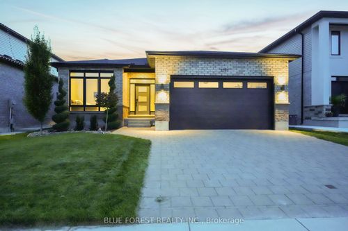 3297 Regiment Rd, London, ON, N6P0G5 | Card Image
