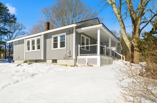 12 Oakdale St, Wareham, MA, 02571-1522 | Card Image