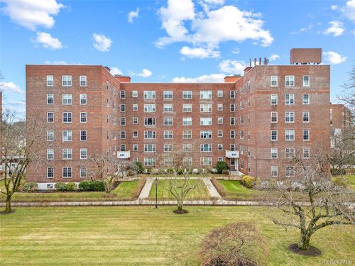 apt-4l-230 Pelham Rd, New Rochelle, NY, 10805-2545 | Card Image