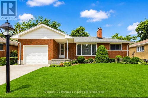 26 Deveron Crescent, London South (South T), ON, N5Z4B1 | Card Image