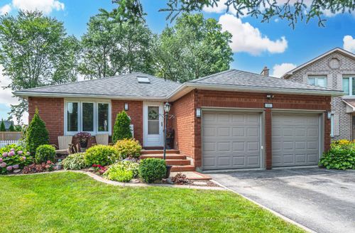 11 Nugent Crt, Barrie, ON, L4N7A9 | Card Image