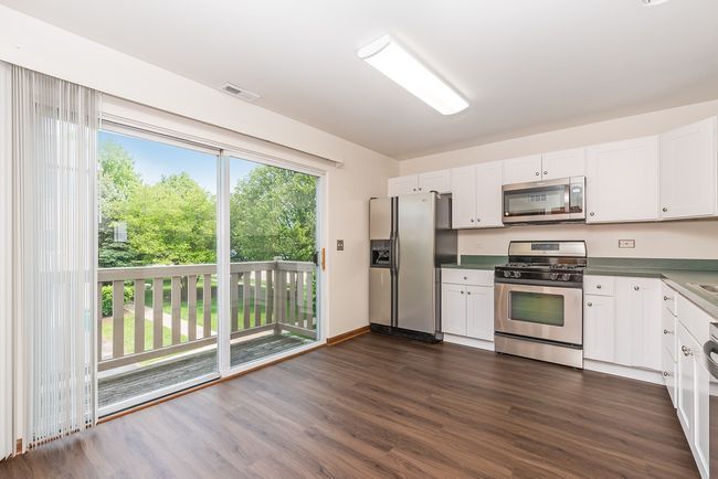 2593 Canyon Dr, Townhouse with 3 bedrooms, 2 bathrooms and 4 parking in Plainfield IL | Image 7