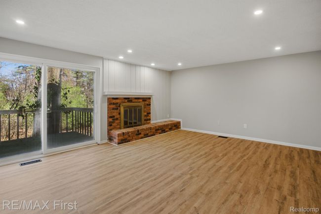 6620 Red Cedar Ln, Condo with 3 bedrooms, 3 bathrooms and null parking in West Bloomfield MI | Image 16