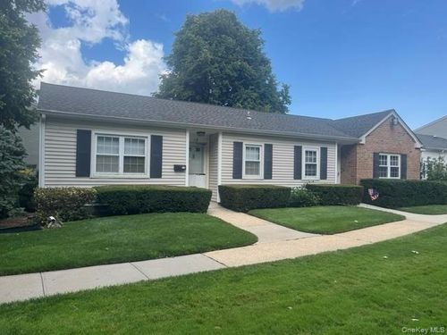 117 Harbor S, Amityville, NY, 11701-3824 | Card Image