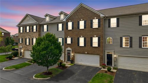 9492 Tahoe Dr, Dayton, OH, 45458-3689 | Card Image