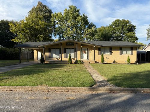 816 Southview Dr, Dyersburg, TN, 38024-1621 | Card Image