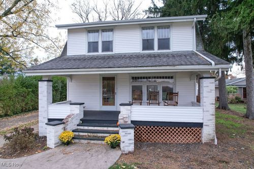 1630 E Maple St Nw, North Canton, OH, 44720-3328 | Card Image