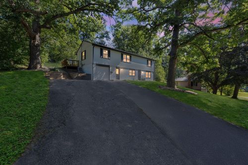 11908 James Rd, Minnetonka, MN, 55343-8613 | Card Image