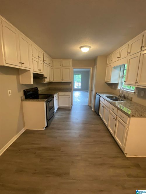 4926 Fulmar Dr, IRONDALE, AL, 35210-3326 | Card Image