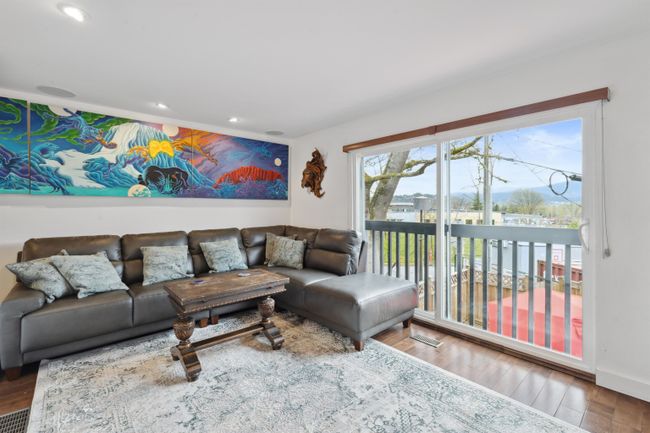 156 James Road, Townhouse with 3 bedrooms, 2 bathrooms and 2 parking in Port Moody BC | Image 5