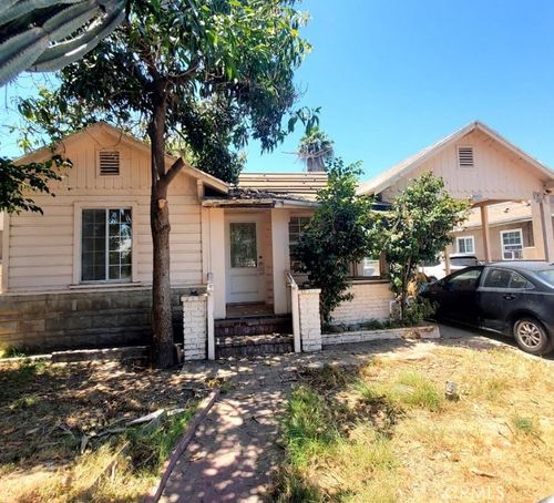 4739 Ivy St, Pico Rivera, CA, 90660-2236 | Card Image