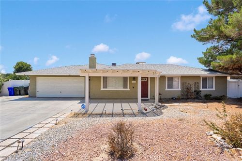 16605 Ottawa St, Victorville, CA, 92395-8929 | Card Image
