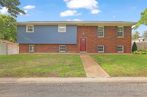 921 Borri Dr, Maryville, IL, 62062-5711 | Card Image