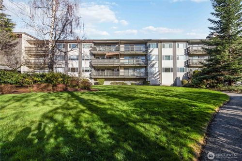apt-319-2500 81st Ave Se, Mercer Island, WA, 98040-2241 | Card Image