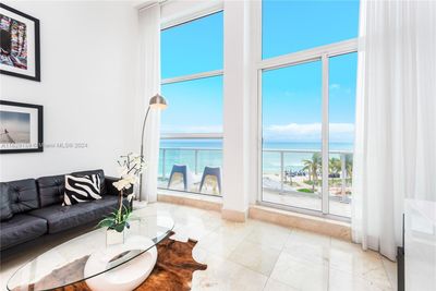 M15 - 5445 Collins Ave, Condo with 3 bedrooms, 2 bathrooms and null parking in Miami Beach FL | Image 2