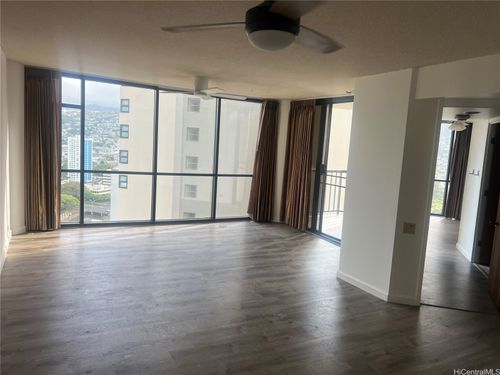 2705-60 N Beretania St, Honolulu, HI, 96817-4761 | Card Image