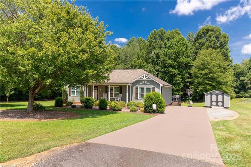 428 Westmoreland Dr, Clover, SC, 29710-7799 | Card Image