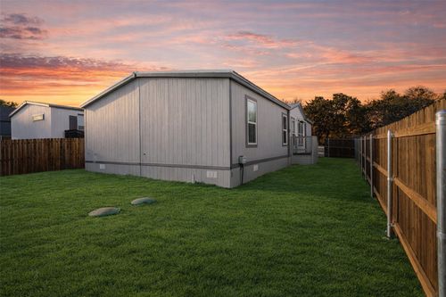 915 Arkansas River Dr, Granbury, TX, 76048-5800 | Card Image