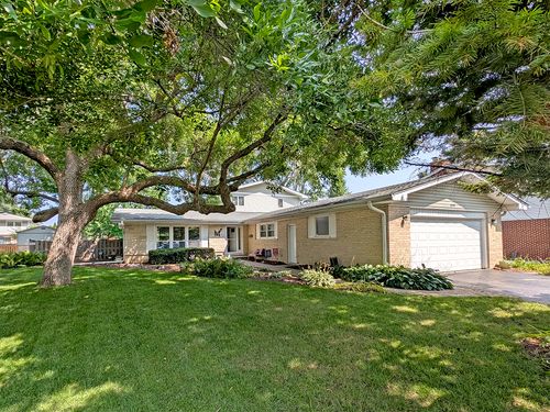 910 E Cherry Lane, Arlington Heights, IL, 60004 | Card Image