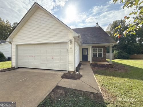 124 Waters Edge Dr, Locust Grove, GA, 30248-3871 | Card Image