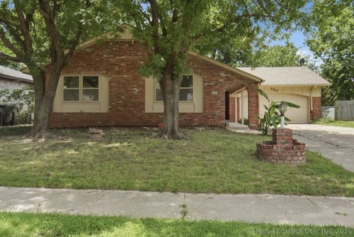 610 N Cedar St, Jenks, OK, 74037-2916 | Card Image