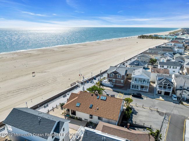 175 Boardwalk, House other with 8 bedrooms, 4 bathrooms and null parking in Point Pleasant Beach NJ | Image 5