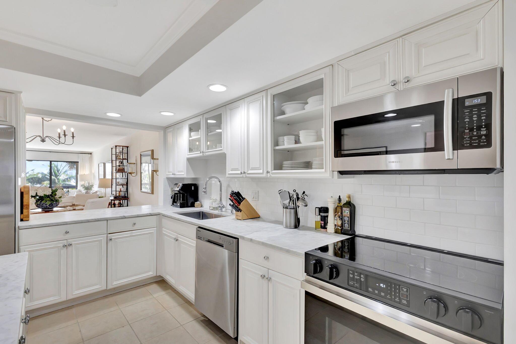 209 1030 U S Highway One, For Sale in North Palm Beach Zoocasa