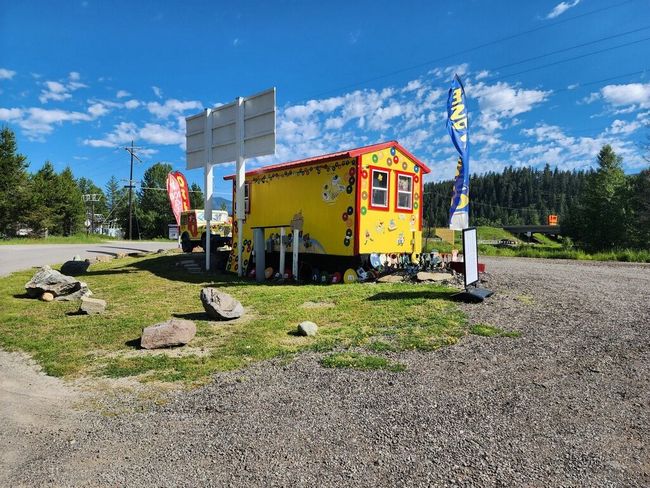 Fireworks stand | Image 9