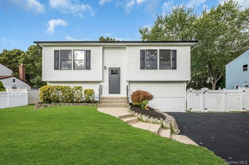 64 Skylark Dr, Holtsville, NY, 11742-2219 | Card Image
