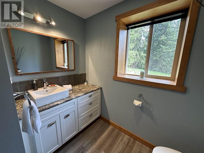 8396 Rainbow Country Road, House other with 3 bedrooms, 3 bathrooms and null parking in Bridge Lake BC | Image 32