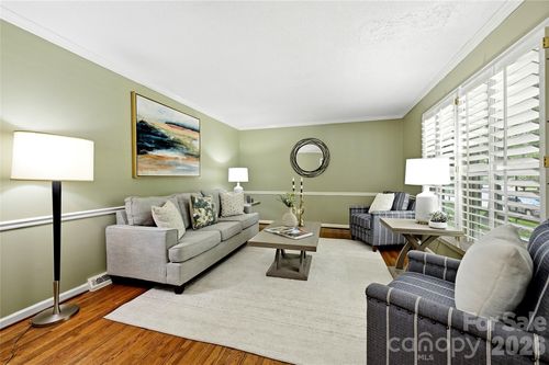 2308 Knickerbocker Dr, Charlotte, NC, 28212-6735 | Card Image