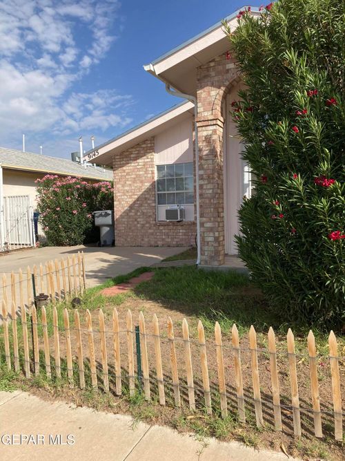 9145 Bur Oak Cir, El Paso, TX, 79907-2005 | Card Image