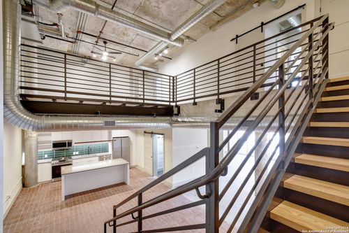 204-215 Coca Cola Pl, San Antonio, TX, 78219 | Card Image