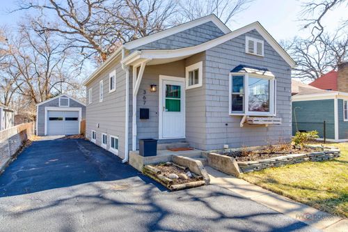 367 N Lake St, Grayslake, IL, 60030-1427 | Card Image