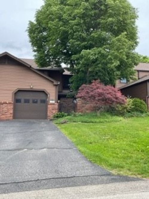 1105 Old Farm Rd, Lawrence, PA, 15055-1028 | Card Image