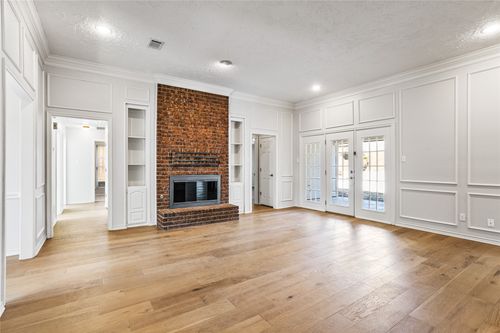 2942 Woodland Hills Dr, Grapevine, TX, 76051-6426 | Card Image